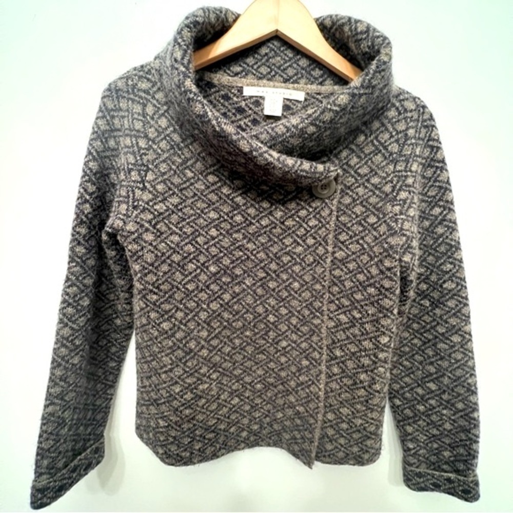MAX STUDIO  Acrylic/Wool Blend Draped Front, Cropped Knit Cardigan, Size M, A6